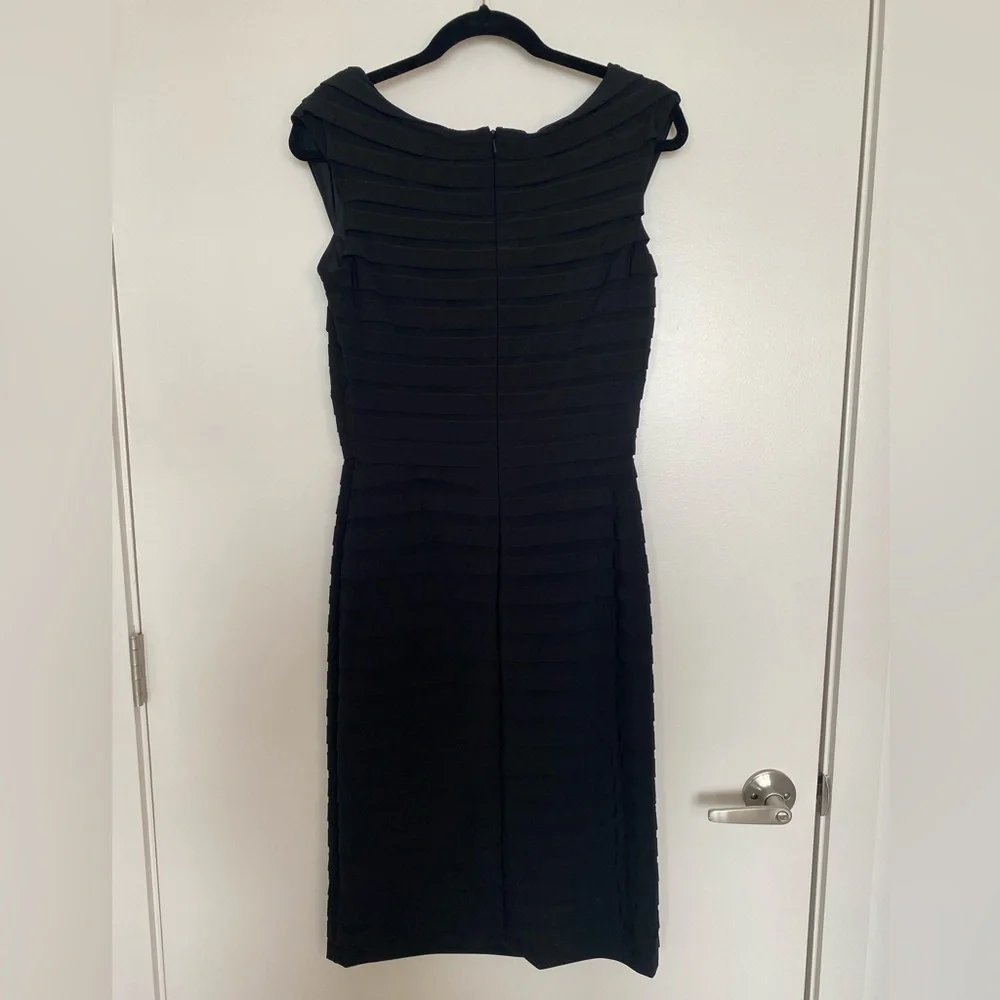 Tadashi Shoji Black Pleated Tiered Cap Sleeve Cocktail Dress - Size M